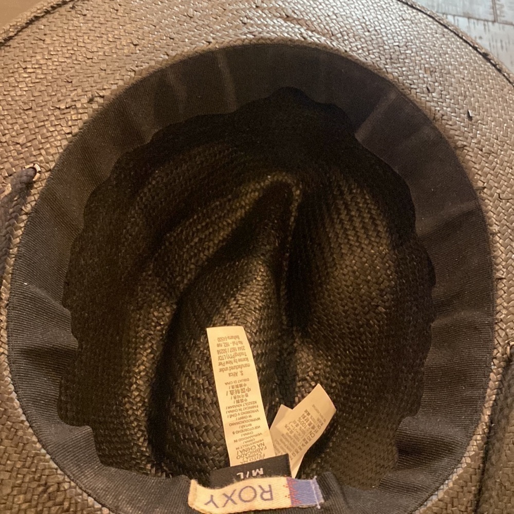 Host Pick 🎉💕Roxy M/L Black Beach Boho Vacation Straw Hat Tassel​​ - Picture 9 of 9